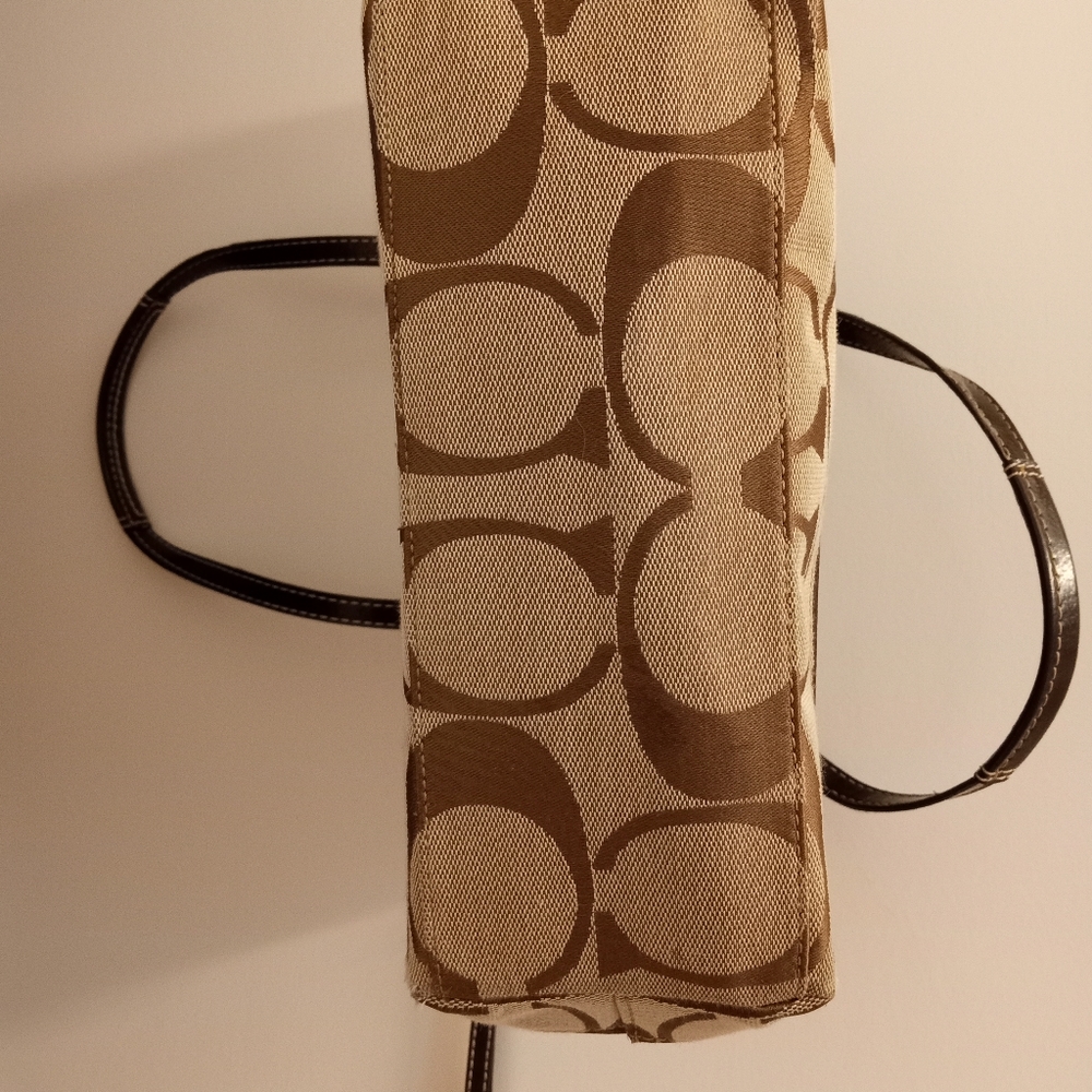 Coach bucket purse - Picture 3 of 6